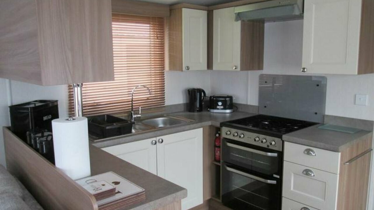 Photo of Burgundy Platinum 3 Bedroom Caravan - 46 (Pet Friendly)