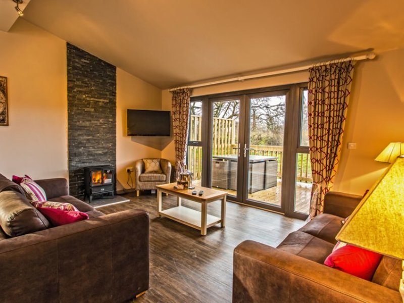 3 Bed Woodland View Superior Lodge in Sherwood Forest